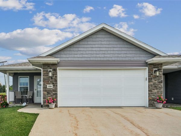 506 Meadow Oak Circle, Fairfax, IA 52228