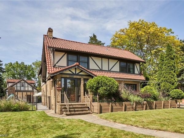 17004 Greenwood Avenue , Cleveland, OH 44111