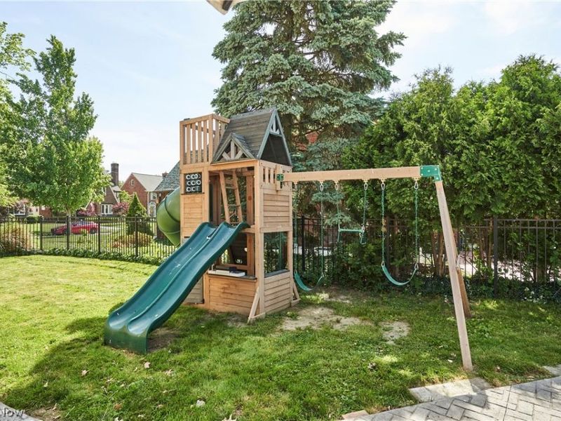 17004 Greenwood Avenue, Cleveland, OH 44111 Photo 26