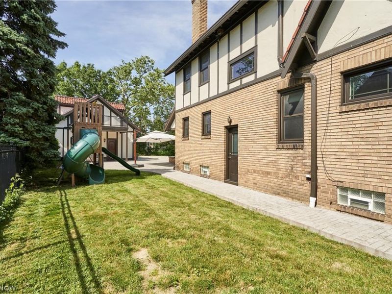17004 Greenwood Avenue, Cleveland, OH 44111 Photo 27
