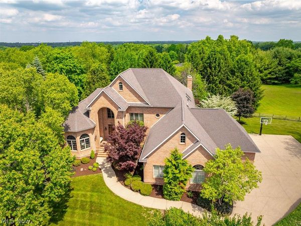 1544 Pilgrims Knob SE, Canton, OH 44709
