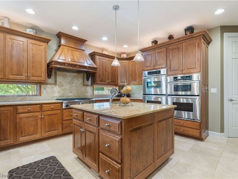 1544 Pilgrims Knob SE, Canton, OH 44709 Photo 6