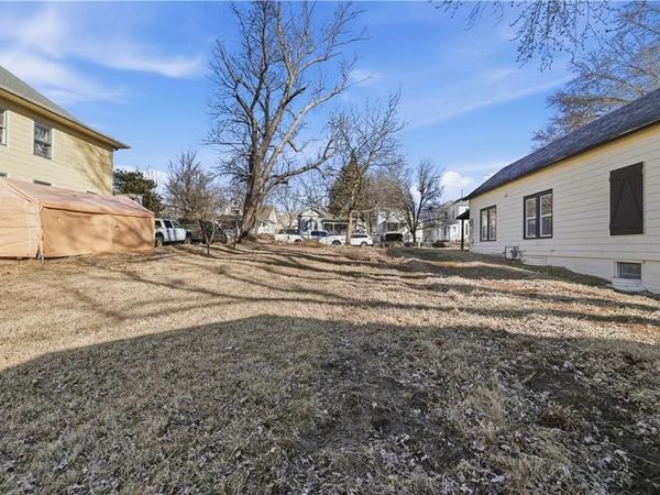 817 W White Oak Street, Independence, MO 64050
