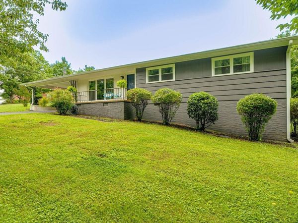 708 Oak Tree Drive, Chattanooga, TN 37415