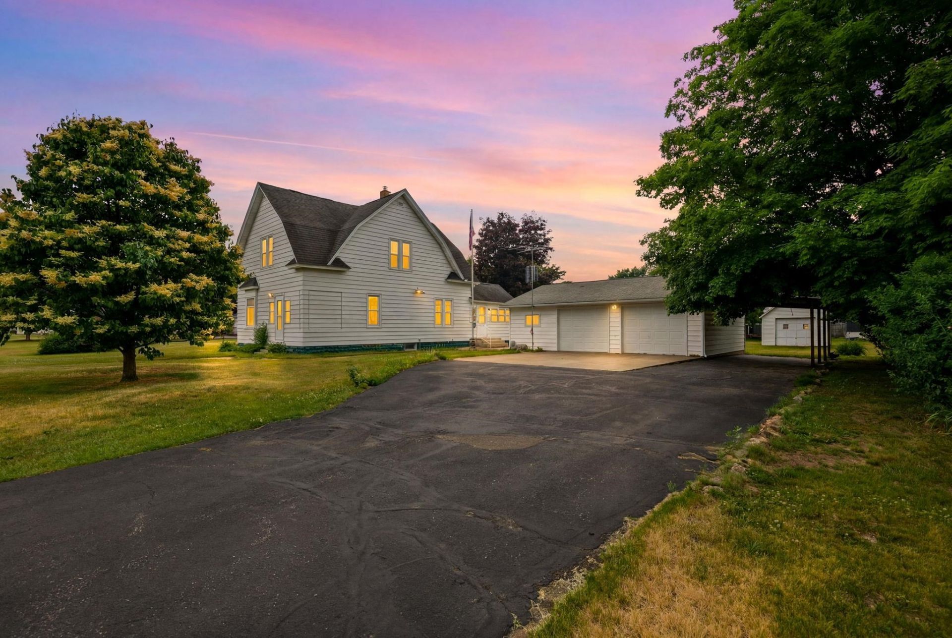 106 S 7th Street, Avoca, WI 53506 Main Photo