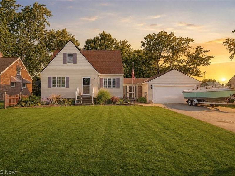 3710 W Pleasant Valley Road, Parma, OH 44134 Photo 1