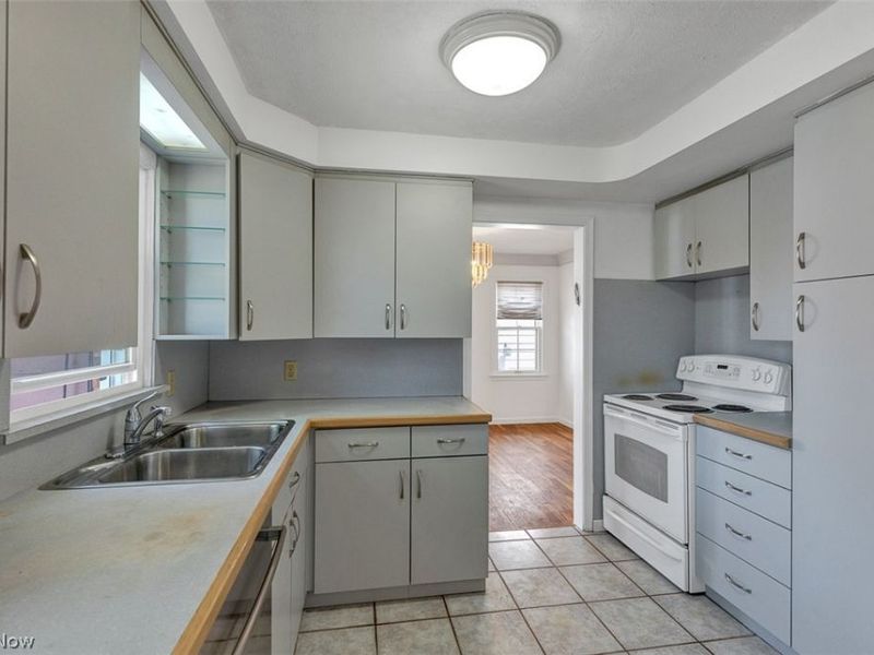 4493 Silsby Road, University Heights, OH 44118 Photo 12