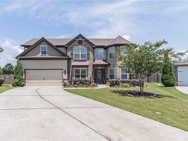 5703 Shore Isle Court, Flowery Branch, GA 30542