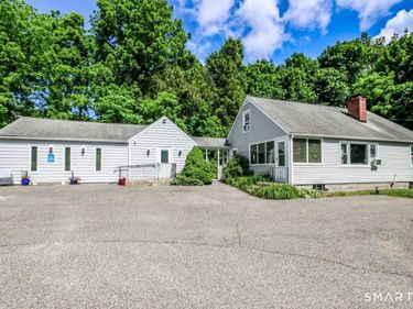 121 Litchfield , New Milford, CT 06776