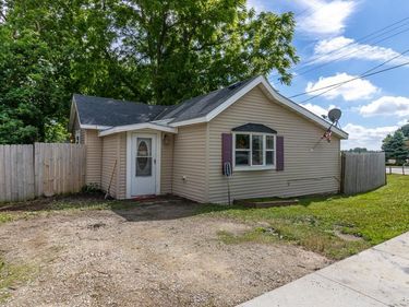 205 1st Street SW, Dodge Center, MN 55927
