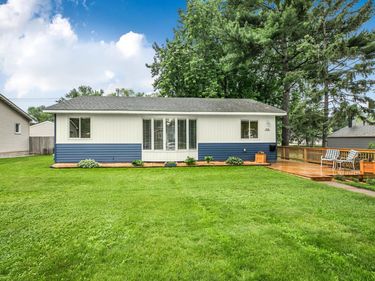 410 57th Place NE, Fridley, MN 55432