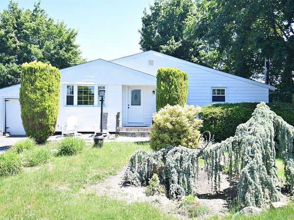 235 E 1st Street , Deer Park, NY 11729