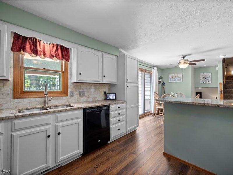 923 Hillside Drive , Amherst, OH 44001 Photo 11