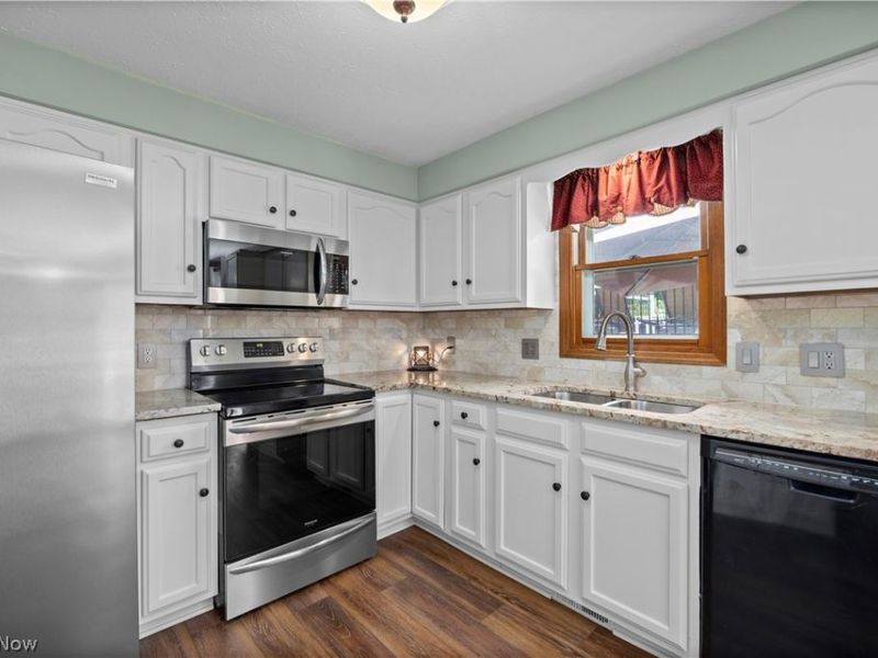 923 Hillside Drive , Amherst, OH 44001 Photo 12
