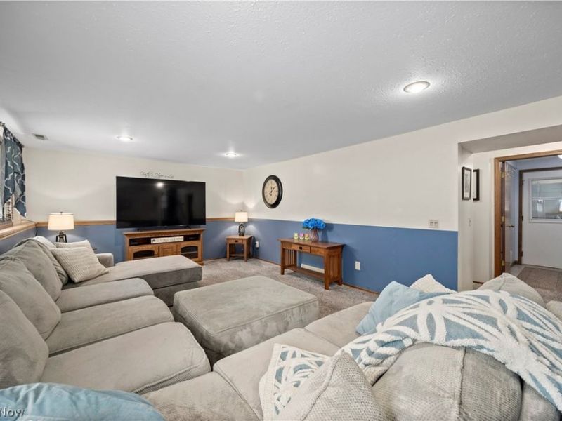 923 Hillside Drive , Amherst, OH 44001 Photo 14