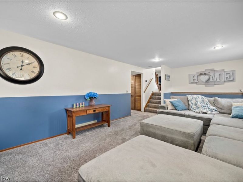 923 Hillside Drive , Amherst, OH 44001 Photo 16