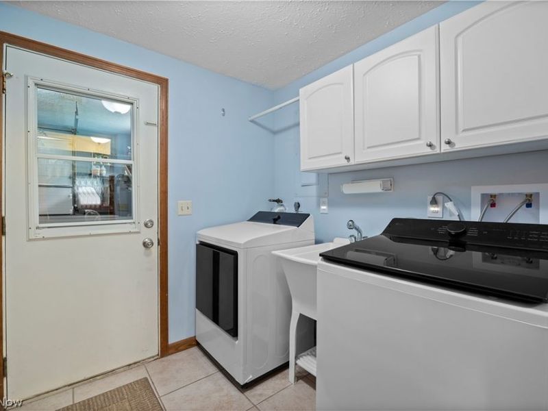 923 Hillside Drive , Amherst, OH 44001 Photo 17