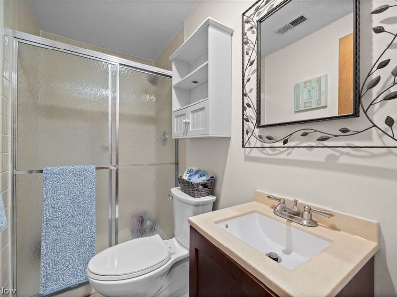 923 Hillside Drive , Amherst, OH 44001 Photo 18