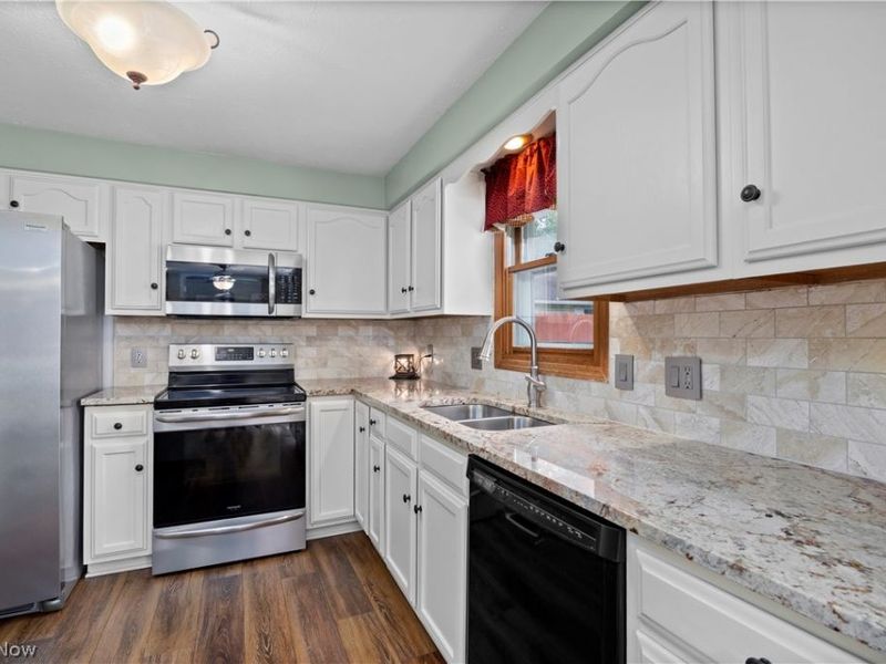 923 Hillside Drive , Amherst, OH 44001 Photo 8