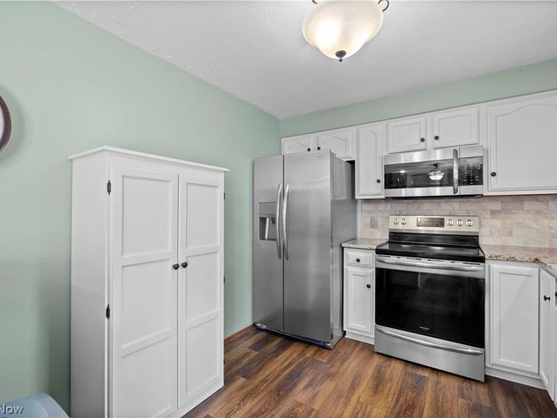 923 Hillside Drive , Amherst, OH 44001 Photo 9