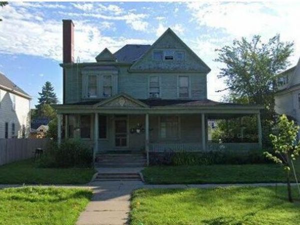 515 S 5TH Street, Grand Forks, ND 58201