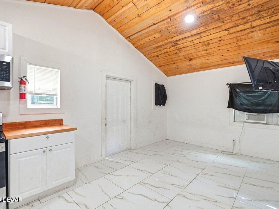 Property Image 100