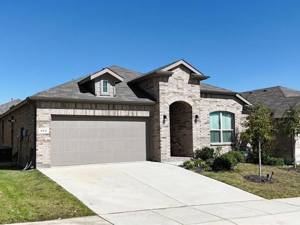 252 Drumcliffe Drive, Fort Worth, TX 76052
