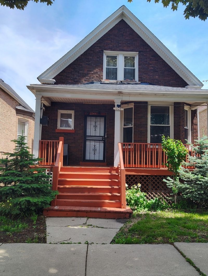 2243 N Kedvale Avenue , Chicago, IL 60639