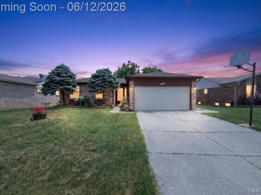 15720 Bono Drive, Clinton Twp, MI 48038
