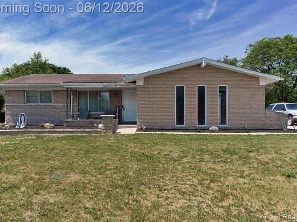 27827 Westcott Crescent Circle, Farmington Hills, MI 48334