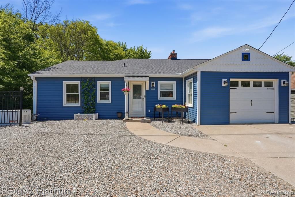1612 S Hughes Road, Genoa Township, MI 48114 Main Photo