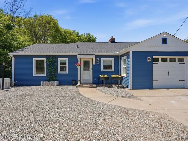 1612 S Hughes Road, Genoa Twp, MI 48114