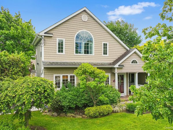 47 Clinton Place , Massapequa, NY 11758