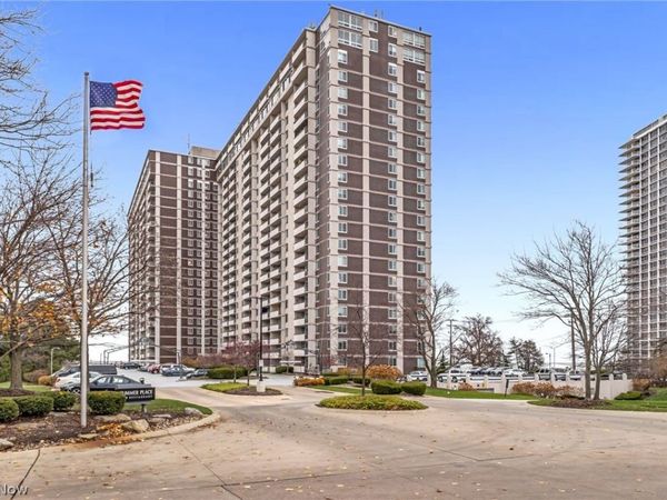 12900 Lake Avenue, Unit 216, Lakewood, OH 44107