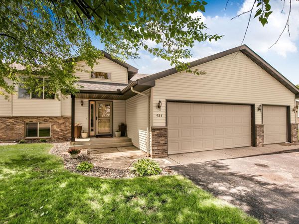 984 Waters Edge Circle , Avon, MN 56310