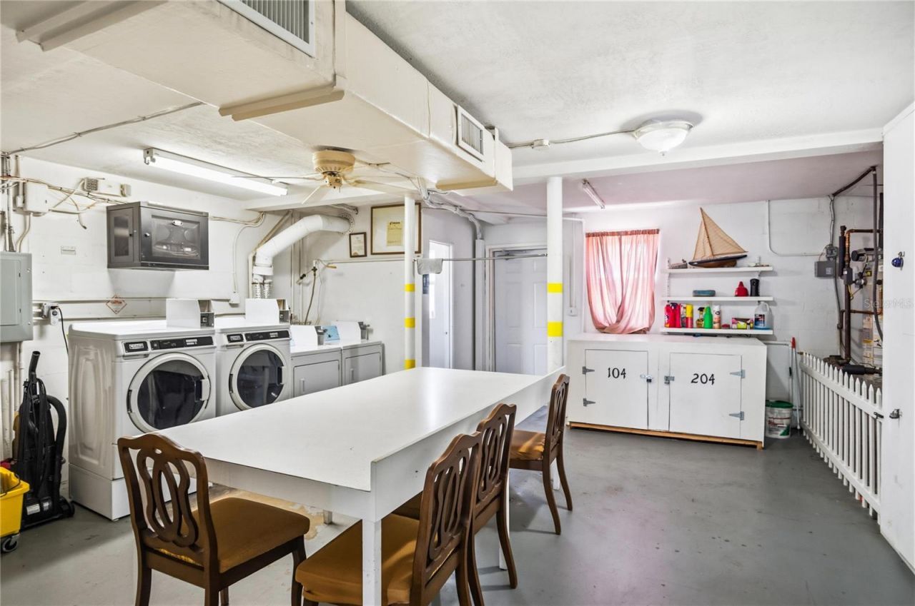 416 73rd Avenue N, Unit 207, Saint Petersburg, FL 33702 Photo