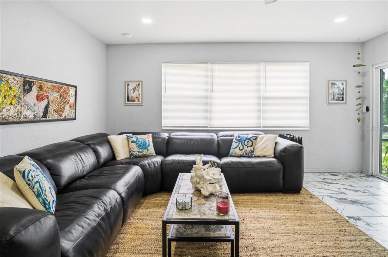 416 73rd Avenue N, Unit 207, Saint Petersburg, FL 33702 Photo