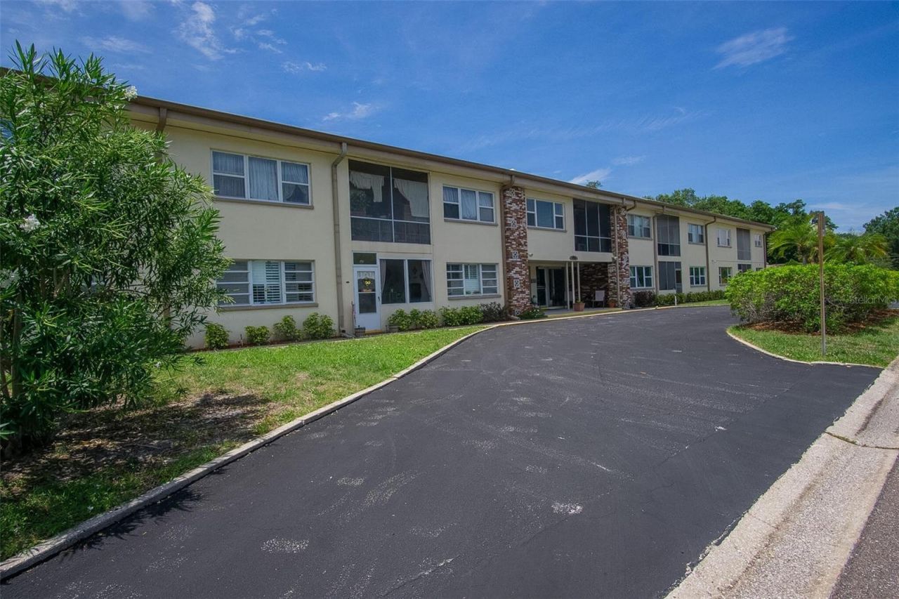 416 73rd Avenue N, Unit 207, Saint Petersburg, FL 33702 Photo