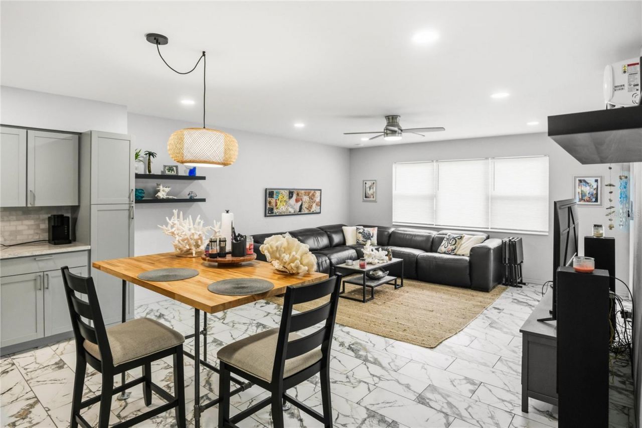 416 73rd Avenue N, Unit 207, Saint Petersburg, FL 33702 Photo
