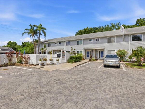500 NEW YORK AVENUE , Unit 25, DUNEDIN, FL 34698