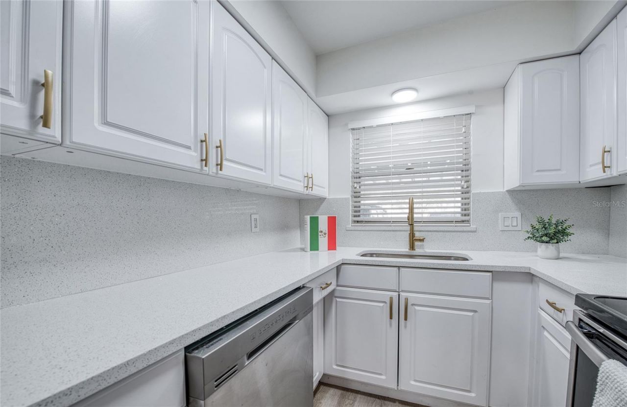 3717 S 46th Avenue S, Unit 8, Saint Petersburg, FL 33711 Photo