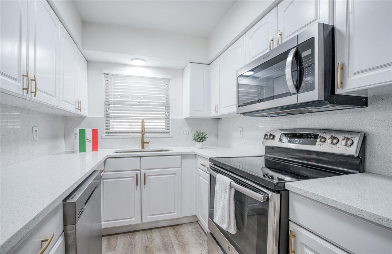 3717 S 46th Avenue S, Unit 8, Saint Petersburg, FL 33711 Photo