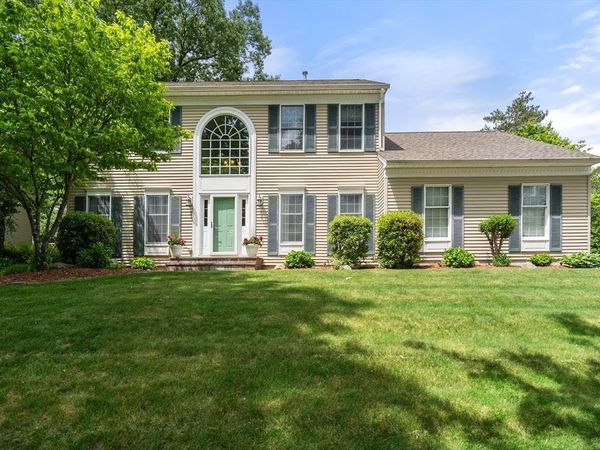 15 Winthrop Dr., Franklin, MA 02038