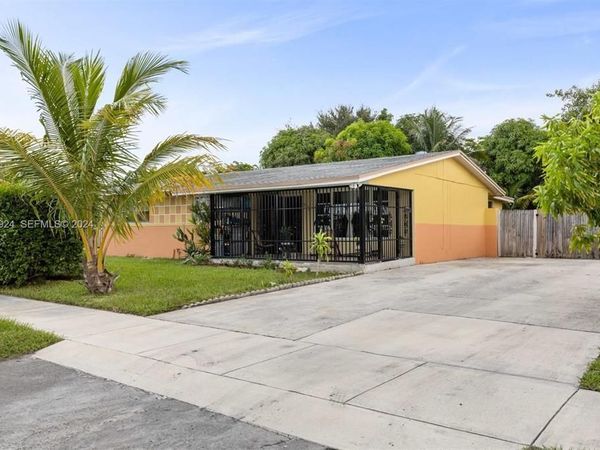 18930 NW 14th Avenue, Miami, FL 33169