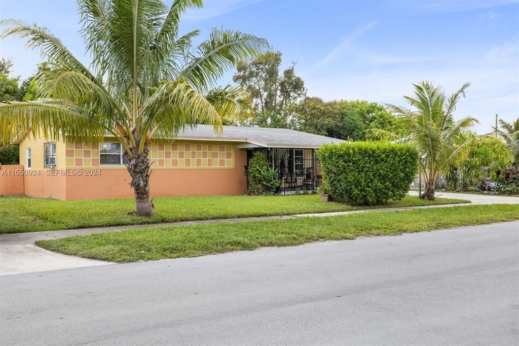 18930 NW 14th Avenue, Miami, FL 33169 Photo