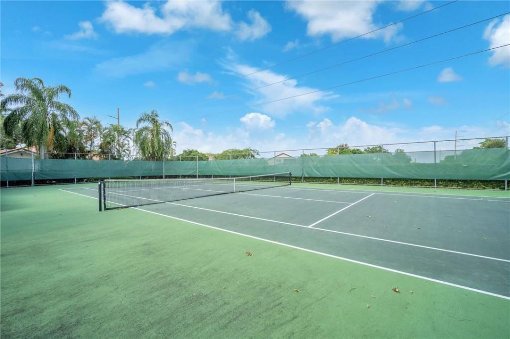 1230 Fairfax Court, Weston, FL 33326 Photo