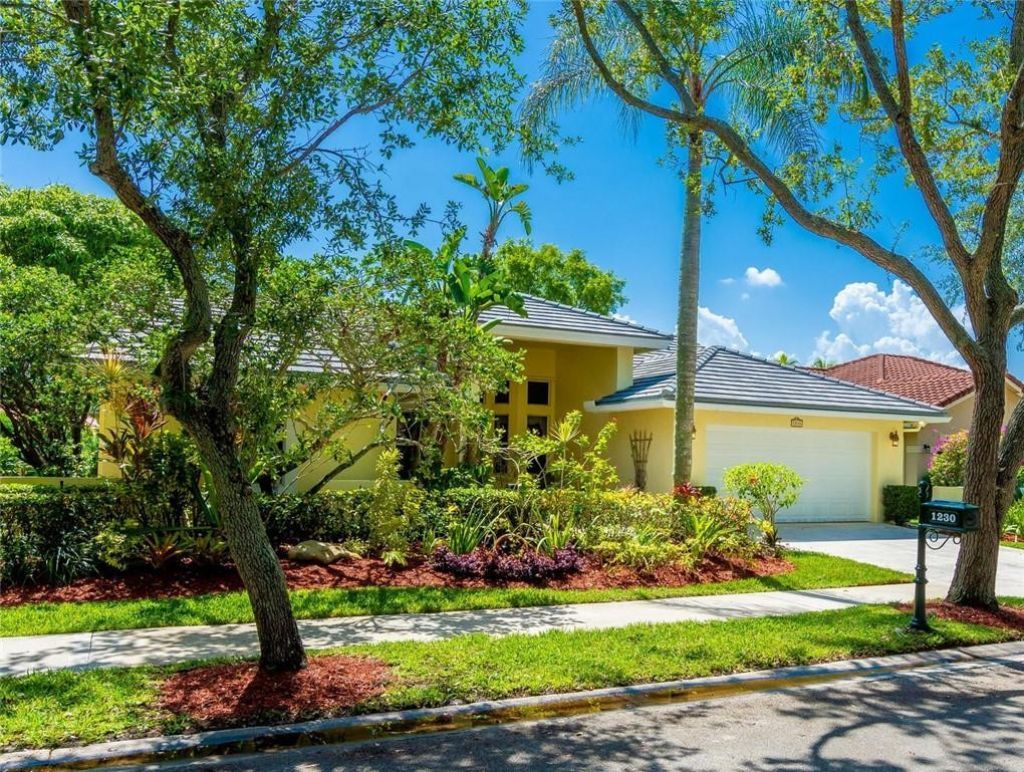 1230 Fairfax Court, Weston, FL 33326 Photo
