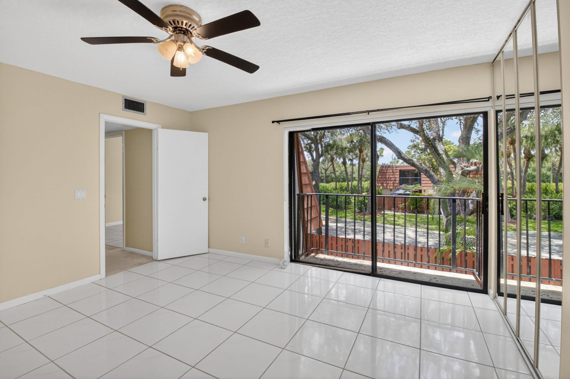 1565 Augusta Circle, Unit 103, Delray Beach, FL 33445 Photo