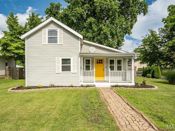 2200 N 5th Street , St Charles, MO 63301