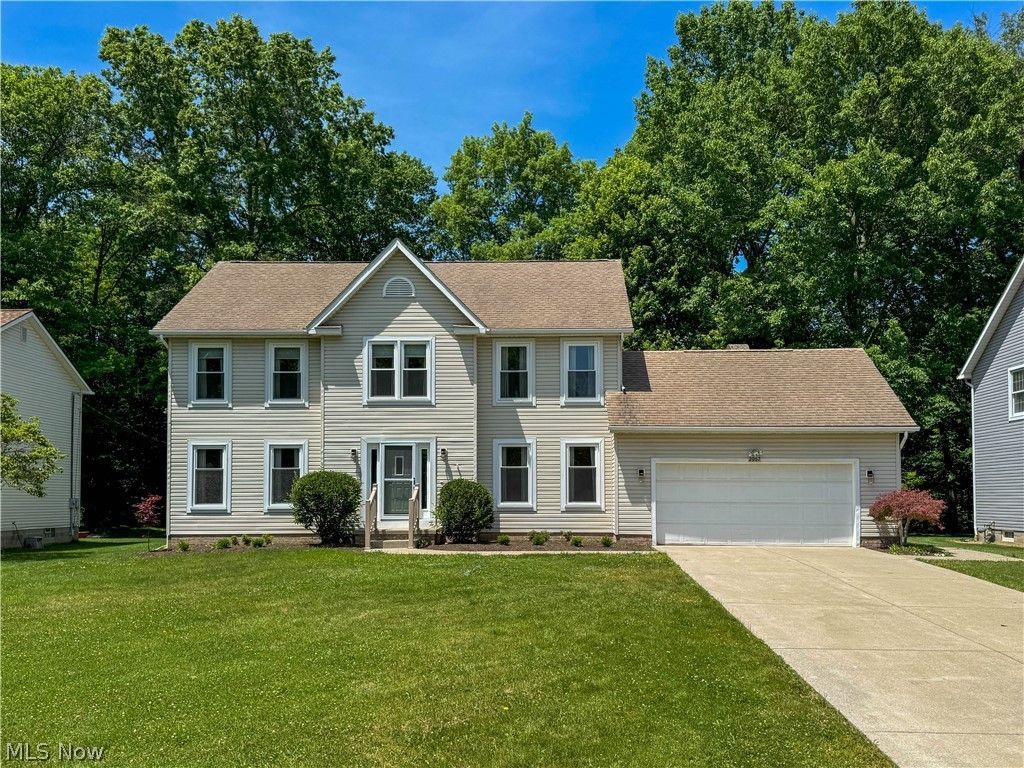 2057 Burning Tree Lane, Youngstown, OH 44505 Main Photo